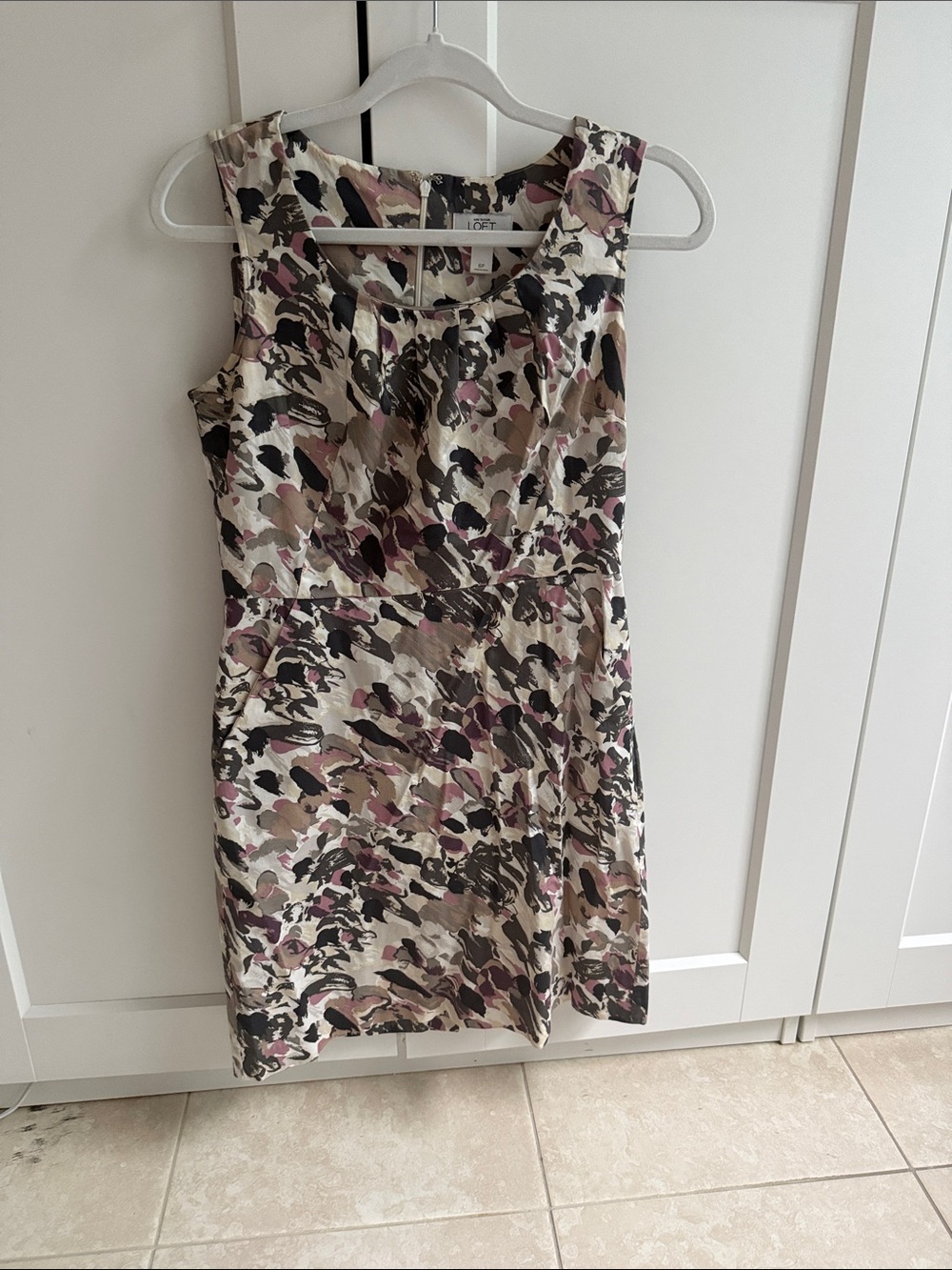 LOFT Sleeveless Floral Print Sheath Dress in Cream, Black & Mauve